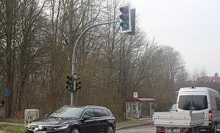 Die Ampel über die Hiddenhauser Straße hat eine Störung. - Jan-Henrik Gerdener Die Ampel über die Hiddenhauser Straße hat eine Störung. - Jan-Henrik Gerdener