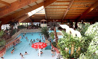 Am Wellenbecken im beliebten Freizeitbad H2O soll ein 42-Jähriger heimlich Aufnahmen von minderjährigen Schwimmerinnen gemacht haben. - Frank-Michael Kiel-Steinkamp (Archiv)