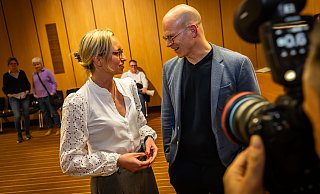 Christiana Bauer und Ingo Nürnberger wollen den Chefsessel im Rathaus. Eine Stichwahl muss nun entscheiden. - Sarah Jonek Christiana Bauer und Ingo Nürnberger wollen den Chefsessel im Rathaus. Eine Stichwahl muss nun entscheiden. - Sarah Jonek