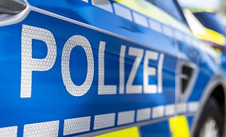 Die Polizei kontrolliert auch während der Nachtstunden die Geschwindigkeit auf den Straßen im Kreis. - David Inderlied/dpa