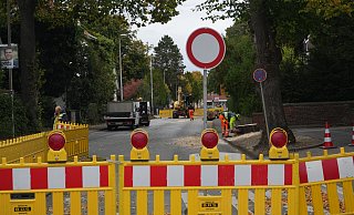 Durchfahrt verboten, die Bahnhofstraße in Enger ist gesperrt. - Juri Bürgin Durchfahrt verboten, die Bahnhofstraße in Enger ist gesperrt. - Juri Bürgin