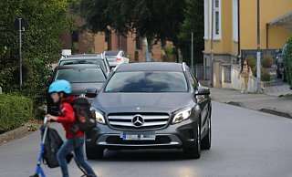 Die Verkehrssituation für die Schülerinnen und Schüler der Grundschule Falkstraße ist durchaus anspruchsvoll. Deswegen wurde hier eine Schulstraße eingerichtet. - Claus Frickemeier