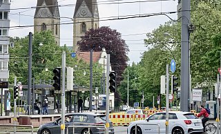 Noch ist die Kreuzstraße vom Adenauerplatz in Richtung Landgericht für den Verkehr gesperrt. Am kommenden Freitag soll diese Sperrung aber aufgehoben werden. - Peter Unger Noch ist die Kreuzstraße vom Adenauerplatz in Richtung Landgericht für den Verkehr gesperrt. Am kommenden Freitag soll diese Sperrung aber aufgehoben werden. - Peter Unger