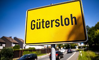 Gütersloh hat seit Kurzem eine neue Hymne. Allerdings gibt es schon kurz nach Veröffentlichung mächtig Ärger um den Song. - picture alliance/dpa