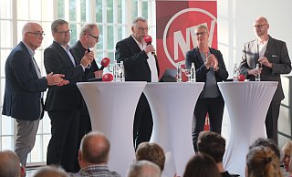 Die Diskutanten sind Thomas Schmidt (v. l.), Lars Bökenkröger, Thorsten Gödecker, Jörg Stuke, Henrike Diestelhorst und Andreas Korff. - Ulf Hanke