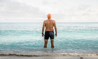 Blick hinaus aufs Meer: André Wiersig beim Training am Strand auf den Seychellen. (Archivbild) - Jan Hendrik Eming