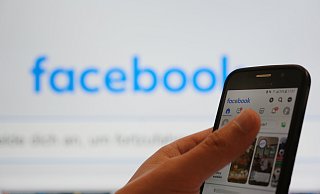 Fast alle Bürgermeisterkandidaten aus Herford nutzen Facebook für ihren Wahlkampf zur Kommunalwahl 2025. - Ulf Hanke