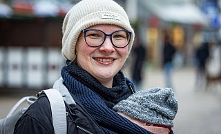 Mutter Anna Trakies würde Olaf Scholz gerne zum Thema Kita-Gebühren befragen. - Sarah Jonek