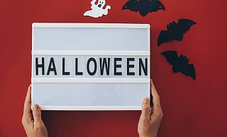 Auch in diesem Jahr stehen wieder einige Halloween-Partys im Kreis Höxter an - alle Infos im Überblick. - imago images/Westend61