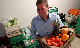Jörg Simon im Kühlhaus seines Unternehmens Salms Hof Naturkost. - Jens Reddeker