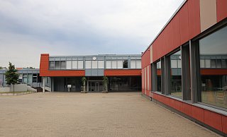 Vor 13 Jahren ist die Heinz-Nixdorf-Gesamtschule in Paderborn gegründet worden. Seitdem gibt es zum kommenden Schuljahr erstmals zu wenig Gesamtschulplätze. - Archivfoto Mareike Gröneweg