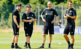 (v. l.) Video-Analyst Eduard Schmidt wird den SCP verlassen. Lukas Kwasniok ist neuer Trainer in Köln. Co-Trainer Frank Kaspari könnte ihm folgen. Uwe Hünemeier bleibt in Paderborn. - Besim Mazhiqi