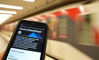 Der Fortbestand des Deutschlandtickets ist für 2025 gesichert. - picture alliance/dpa