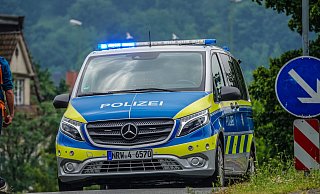 Seinen Führerschein wird der Bielefelder für eine lange Zeit abgeben müssen. - Symbolbild: Paul Brinkmann