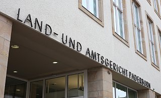 Die 1. Große Strafkammer des Landgerichts Paderborn muss über die Unterbringung in der Psychiatrie entscheiden. - Niklas Tüns (Archiv)