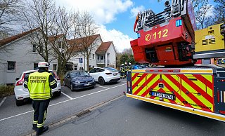 Lebensgefahr nach einem Wohnungsbrand: Am Remterweg in Bielefeld-Bethel lagen zwei Mieter vermeintlich tagelang bewusstlos in ihrer Wohnung. Diese Aussage wurde revidiert. - Andreas Zobe