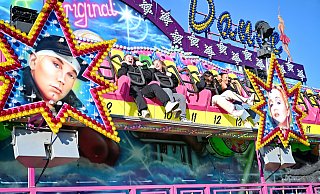 Die Herbstkirmes 2024 unter dem Titel "BIE Happy“ ist eröffnet. - Barbara Franke