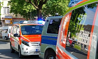 Rettungskräfte übernahmen die Erstversorgung der Schwerverletzten und brachten sie ins Krankenhaus. - Neue Westfälische