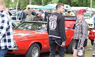 Großer Andrang bei dem beleibten "Musikbox- und Straßenkreuzer-Festival" am Samstag im Kreis Gütersloh. - Karin Prignitz
