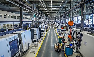 Blick in die Werkshalle bei DMG Mori: Die Steuerung des Unternehmens erfolgt inzwischen aus München. In Bielefeld werden Stellen abgebaut. - Sarah Jonek Blick in die Werkshalle bei DMG Mori: Die Steuerung des Unternehmens erfolgt inzwischen aus München. In Bielefeld werden Stellen abgebaut. - Sarah Jonek