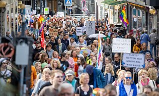 Rund 1.500 Menschen protestierten am Samstag, 23. August, gegen eine AfD-Kundgebung in Paderborn. - Niklas Tüns Rund 1.500 Menschen protestierten am Samstag, 23. August, gegen eine AfD-Kundgebung in Paderborn. - Niklas Tüns