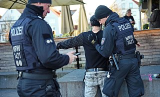 Die Polizei will mit „Null-Toleranz“-Politik der zunehmenden Gewaltbereitschaft in der Stadt entgegentreten. Speziell der Kesselbrink ist hier auffällig. - BARBARA FRANKE