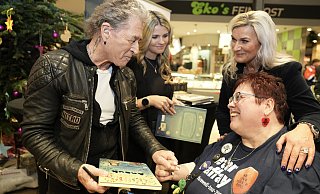 Exklusive Buchsignierstunde mit Peter Maffay und Hendrikje Balsmeyer im Marktkauf Bielefeld-Oldentrup. - Peter Unger