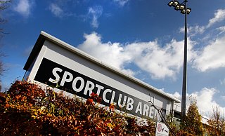 In der Sportclub-Arena des SC Verl kann ab diesem Samstag nur noch mit EC- oder der neuen Stadionkarte gezahlt werden. - Roland Thöring