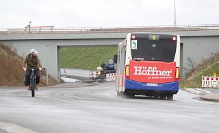 Der Verkehr fährt wieder in Teilen über die verlegte Eggestraße (L755) in Paderborn. - Rajkumar Mukherjee