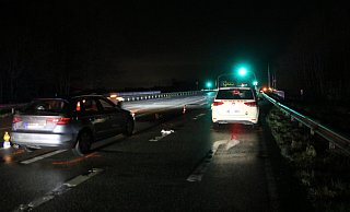 Bei einem schweren Verkehrsunfall auf der Bielefelder Straße ist ein 47-jähriger Fußgänger lebensgefährlich verletzt worden. - Claus Frickemeier