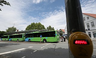 Wichtiger Umsteigepunkt: Am Bünder Museumsplatz treffen alle Stadtbus-Linien sowie zwei Linien des Regionalverkehrs aufeinander. - Gerald Dunkel