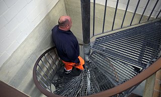 Der Gang in die Tiefe gehört für die Kanalarbeiter der Stadtwerke zum Alltag. Täglich führt sie ihr Weg in ein ausgeklügeltes Kanalsystem, das jedem Löhner unschätzbare Dienste leistet. - Felix Eisele