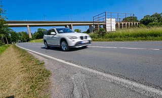 Die Talbrückenstraße in Bielefeld wird auf einer Länge von mehr als 1,2 Kilometern neu asphaltiert und dafür voll gesperrt. - Andreas Zobe