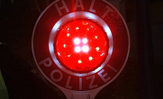 Die Polizei zog den 24-Jährigen in Porta Westfalica auf der B61 aus dem Verkehr. Symbolfoto: - MT-Archiv