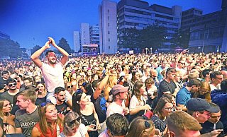 2025 wird das Campus-Festival in Bielefeld zwar etwas anders aussehen als sonst, eine große Party versprechen die Veranstalter trotzdem. Unter anderem Ski Aggu wird auftreten. - Archiv: Sarah Jonek