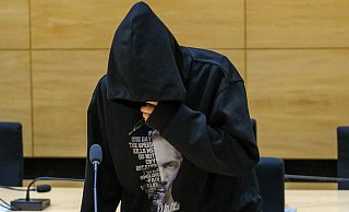 Die angeklagte Mutter: In nicht öffentlicher Sitzung wurden jetzt die Plädoyers gehalten. - Andreas Zobe