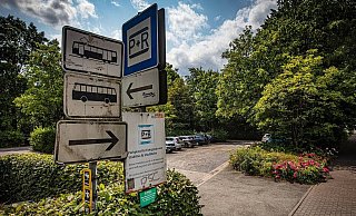 Der Platz an der Westerfeldstraße zwischen Apfel- und Beckhausstraße liegt in der Nähe der Endstation der Stadtbahnlinie 1. - Mike-Dennis Müller / www.mdm.photo