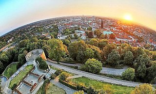 Diesen Anblick kennen wahrscheinlich die Meisten: Vom Turm und den Mauern der Sparrenburg aus bietet sich ein herrliches Stadtpanorama. - Sarah Jonek