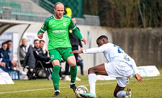 Die Rödinghauser mit Patrick Kurzen probierten viel, doch in die Knie zwingen konnten sie die Dürener nicht. - Joel Beinke