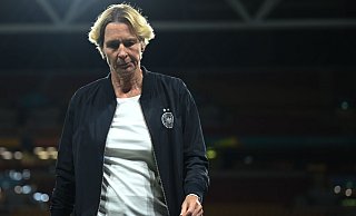 Bundestrainerin Martina Voss-Tecklenburg deutet den Verbleib beim DFB an. - Sebastian Christoph Gollnow/dpa