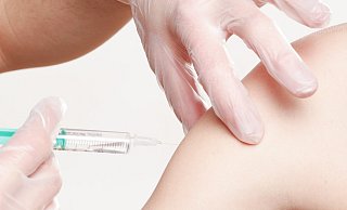 Die Zustimmung für eine Impfung gegen das Coronavirus hat zuletzt zugenommen. Doch viele stehen dem Thema noch skeptisch gegenüber - mit Argumenten, die sich in der Geschichte zurückverfolgen lassen. - Symbolbild: Pixabay