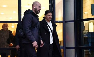 Fußballspielerin Sam Kerr (r) erhebt schwere Vorwürfe gegen einen Polizisten - Andrew Matthews/PA/AP/dpa