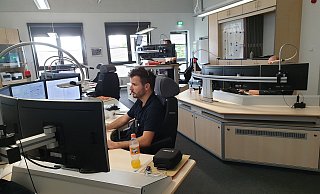Mehrere Disponenten arbeiten rund um die Uhr, die Leitstelle ist auch in Zeiten von Corona nie leer. - Ilja Regier