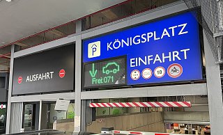 Die bisherige Technik mit Schranken beim Ein- und Ausfahren in die Tiefgarage Königsplatz wird umgestellt. - Holger Kosbab