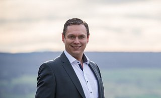 Daniel Razat (CDU) holte mit 36,9 Prozent in Höxter die meisten Stimmen und tritt am 27. September in der Stichwahl an. - Daniel Winkler