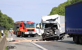 Bei einem schweren Unfall auf der A22 bei Bielefeld wurde ein Mann lebensgefährlich verletzt. - Charlotte Mahncke