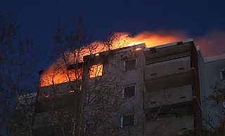 Warum der Brand ausbrach, war zunächst nicht klar. (Symbolbild) - Rene Priebe/PR-Video/dpa