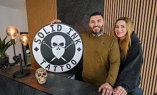 Juli und Ile Tilev haben ihr "Solid Ink Tattoo"-Studio im Bielefelder Westen eröffnet. - Andreas Zobe
