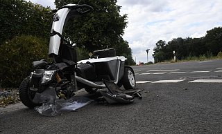 Ins Krankenhaus: Der Rollstuhlfahrer wurde schwer verletzt. - Andreas Eickhoff