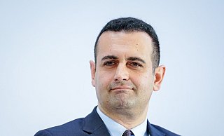 «Wenn wir uns klein machen, dann wird das immer von solchen Leuten als Zeichen der Schwäche verstanden»: Bijan Djir-SaRai. - Foto: Kay Nietfeld/dpa